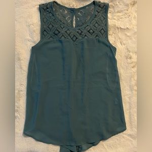 WOMEN’S SLEEVELESS BLOUSE, SMALL